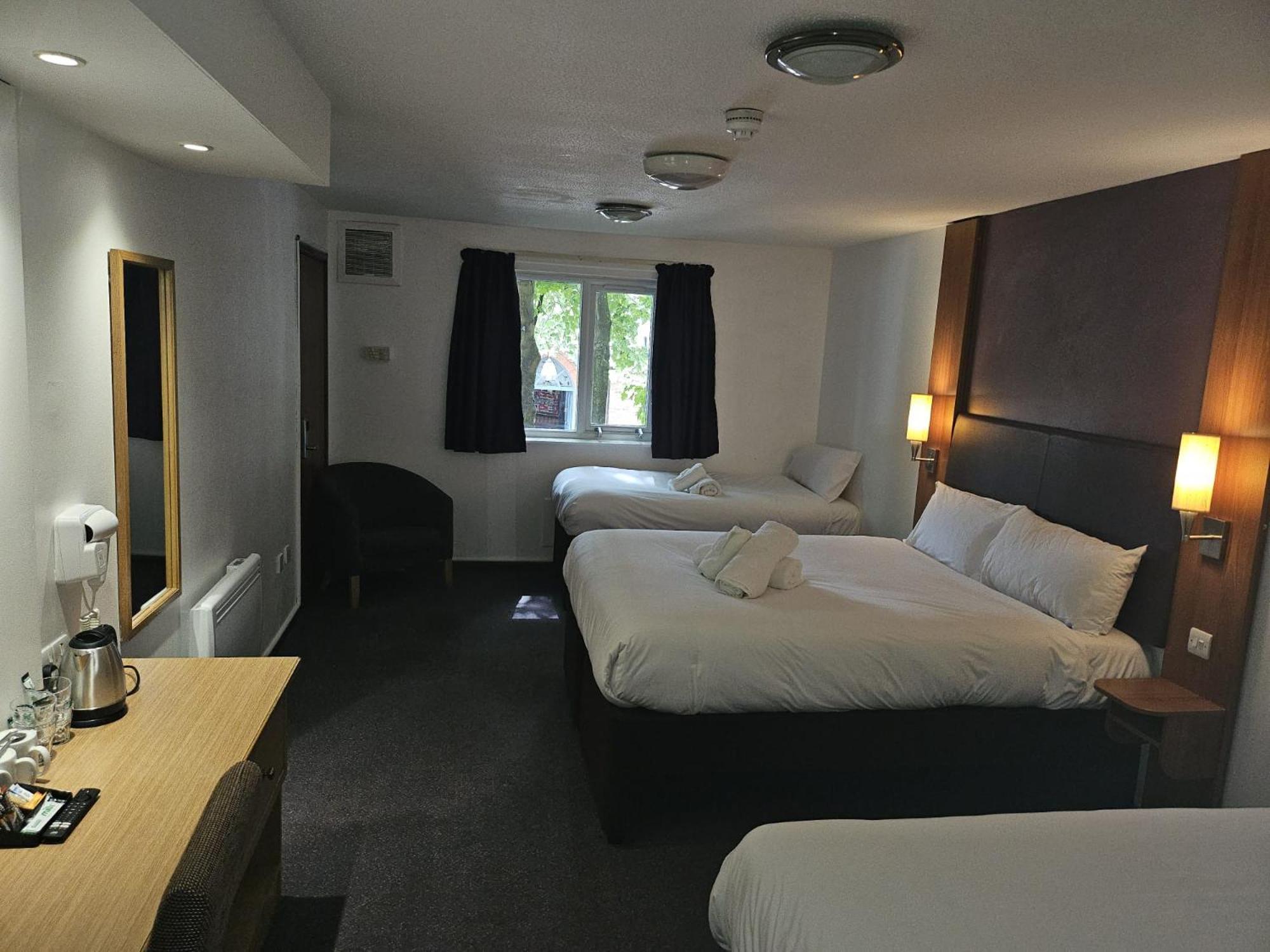 V Lodge Manchester Middleton  Bagian luar foto